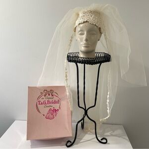 Vintage Wedding Veil Headpiece Ivory Veils  T&G Bridal Box Lace Pearls Fingertip